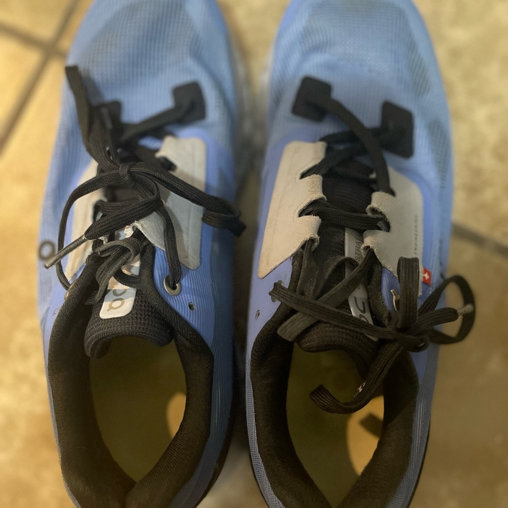 Cloudstratus Running Shoes